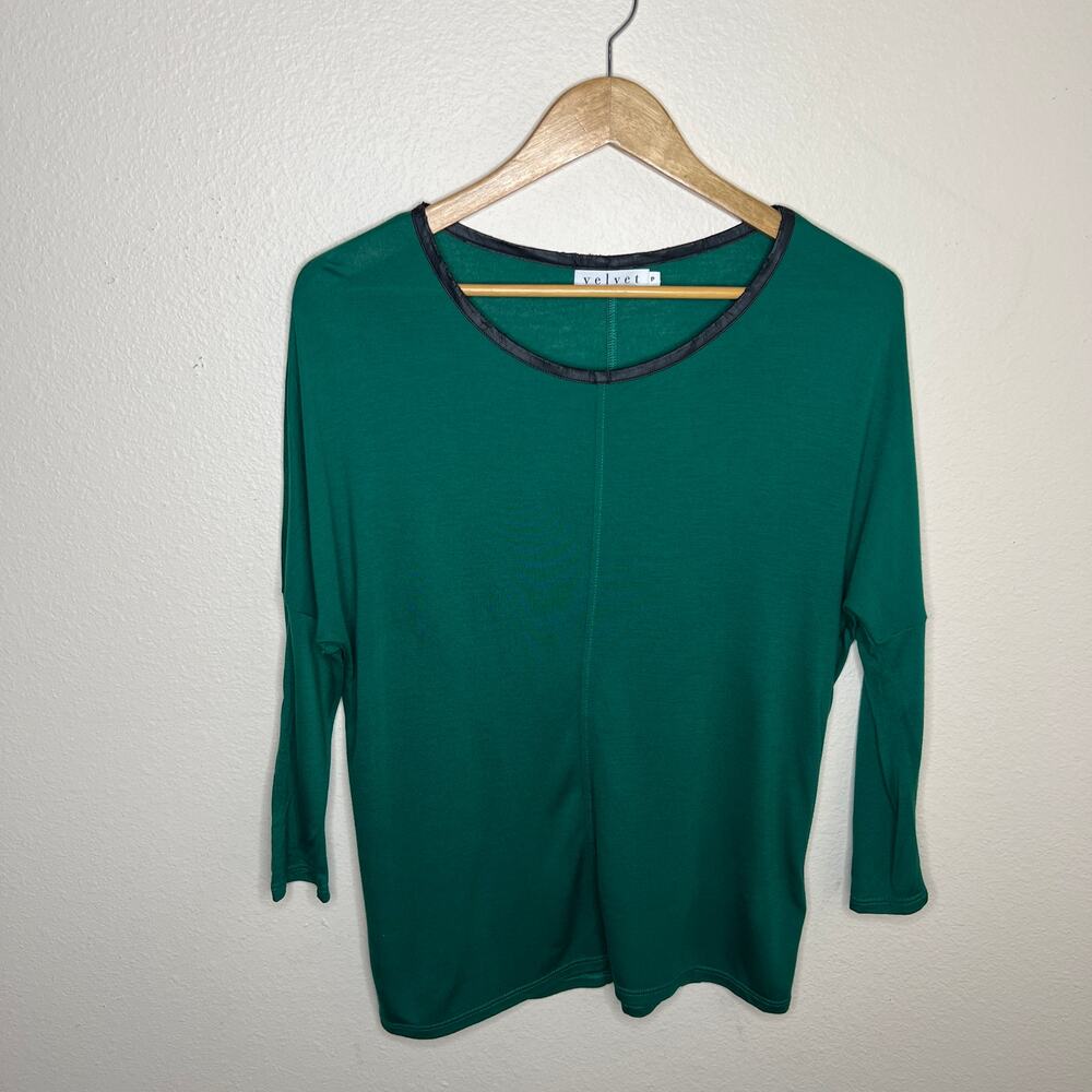 Velvet by Graham & Spencer Green Long Sleeve Tee Small